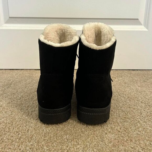 Women's Black Boots - Picture 4 of 4